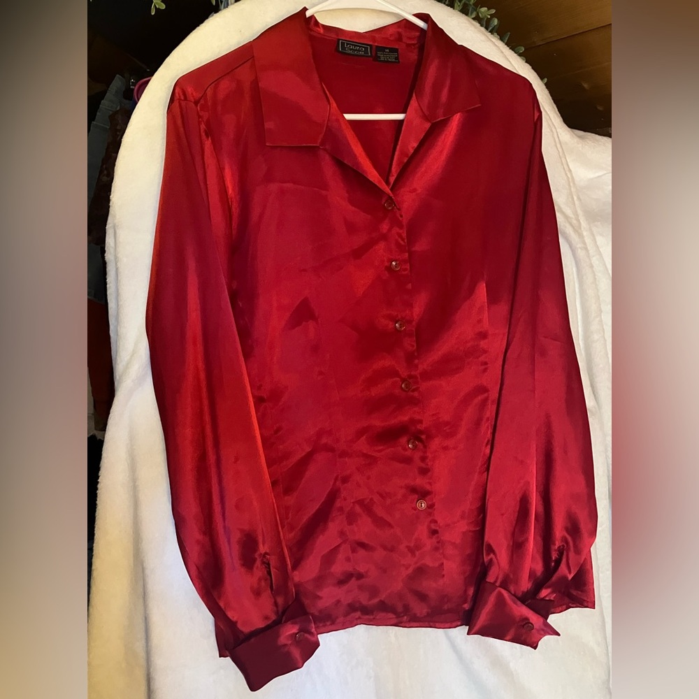 Laura Scott Red satin button up